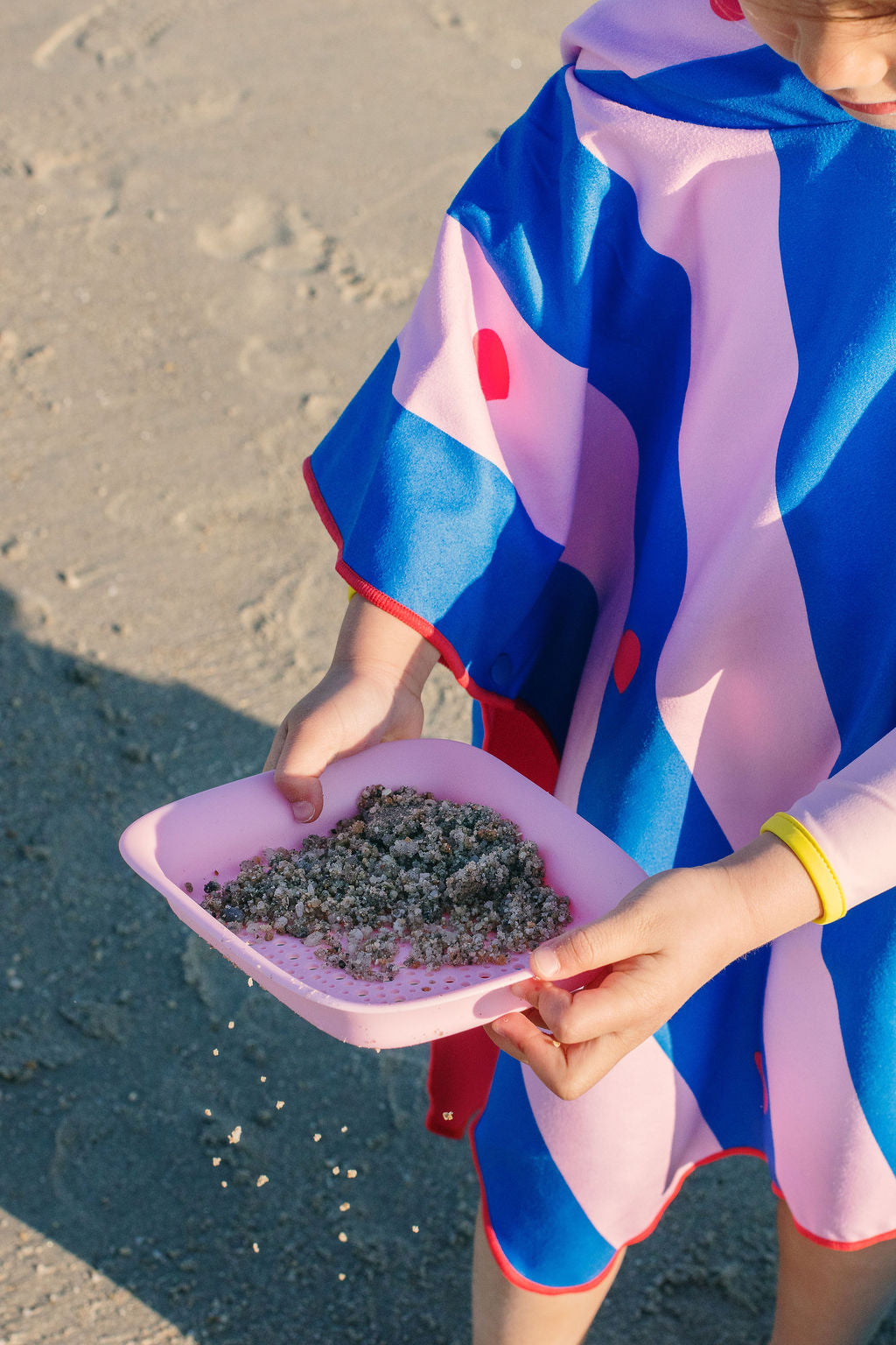 Poncho | Quut | Cherry