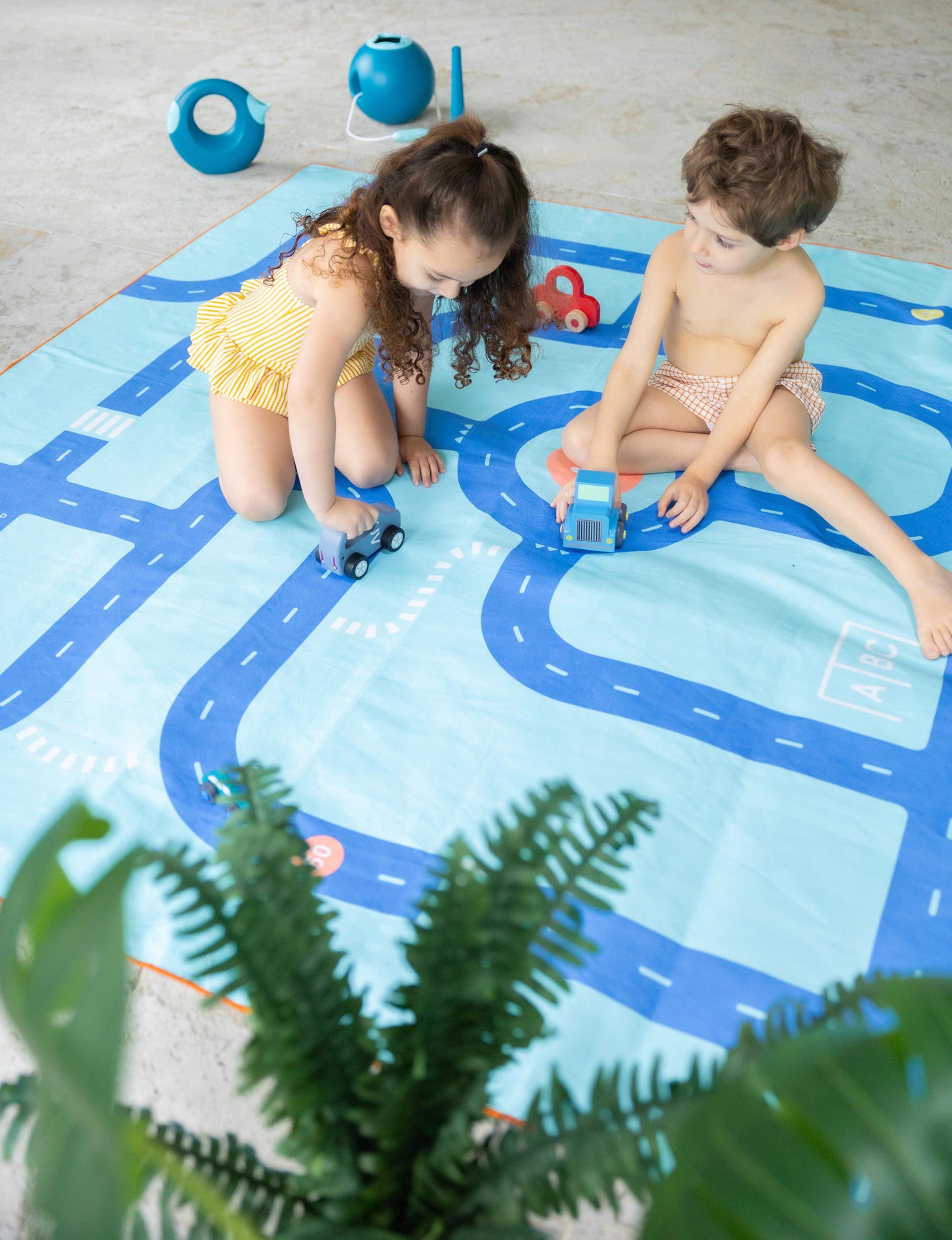 PlayTowel XL 180 x 180cm | Road | Quut