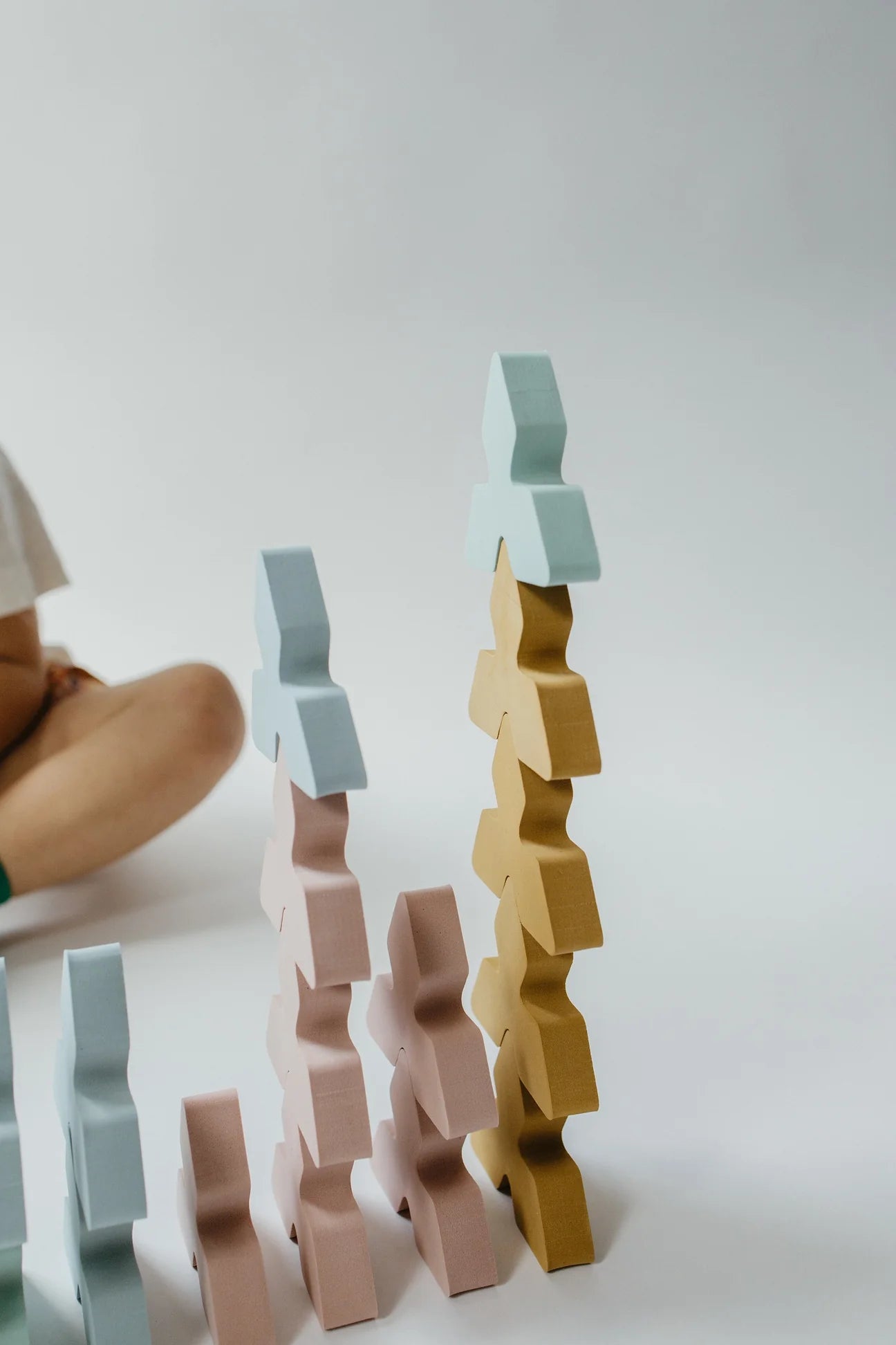 Moes Play | Trianglo