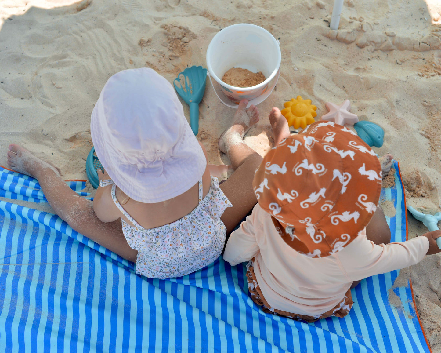 PlayTowel XL 180 x 180cm | Road | Quut