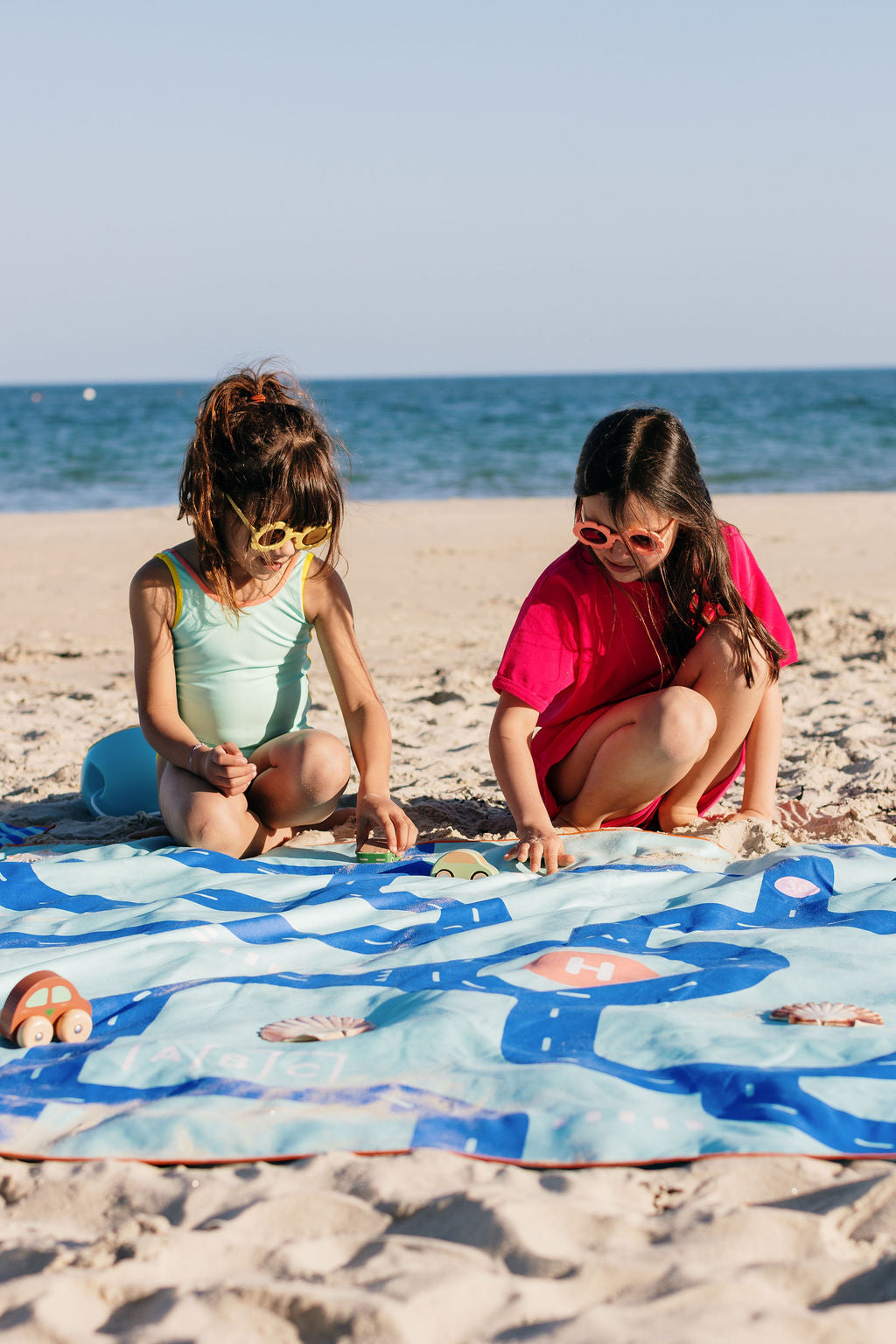 PlayTowel XL 180 x 180cm | Road | Quut