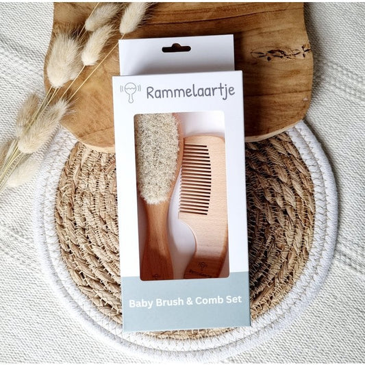 Beukenhouten kam en borstel | speciaal voor babyhaartjes | Rammelaartje