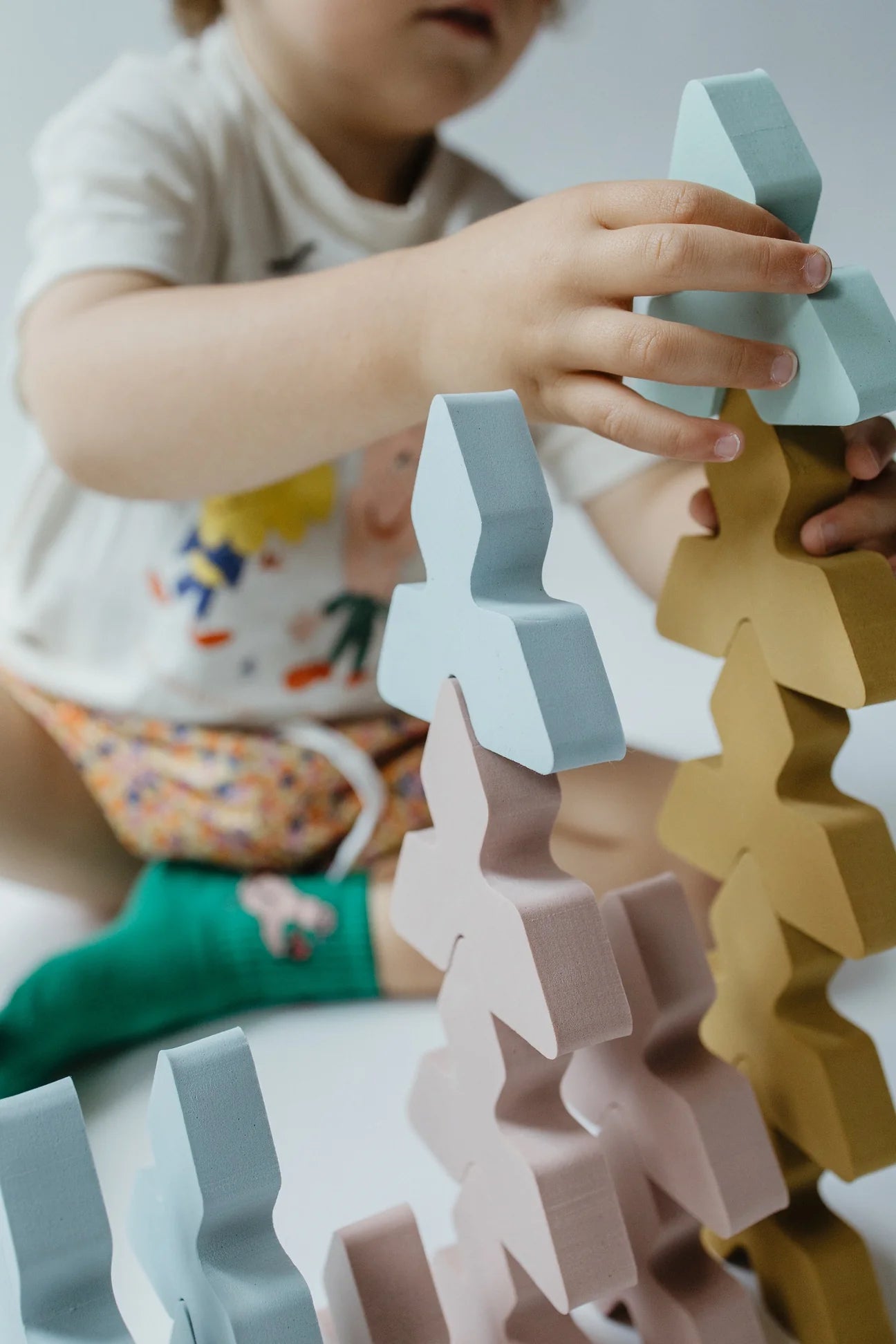 Moes Play | Trianglo