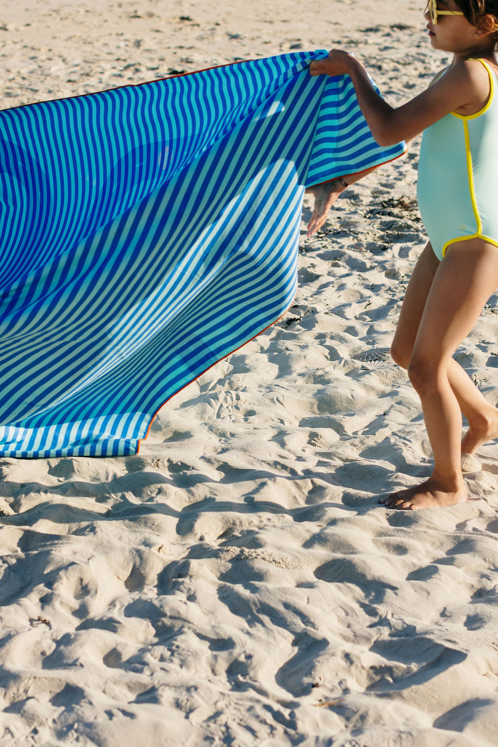 PlayTowel XL 180 x 180cm | Road | Quut