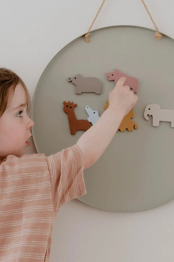 Moes Play | Magnetic Safari