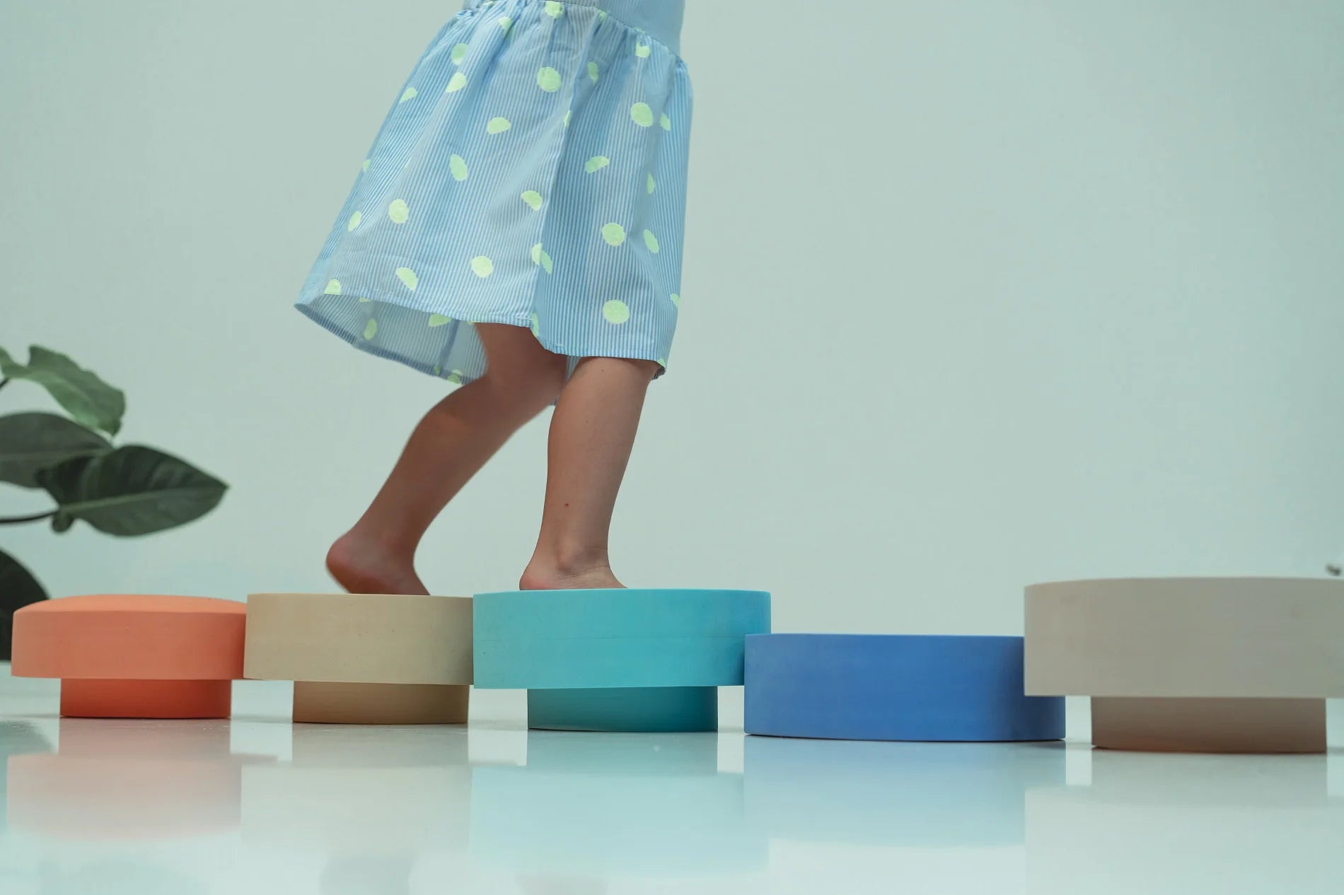 Moes Play | Rainbow chair