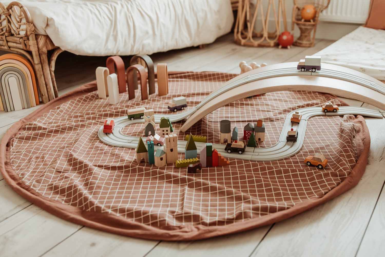 Play&Go | Speel- & Opbergkeed | Organic Cotton Bown met Rasterpatroon