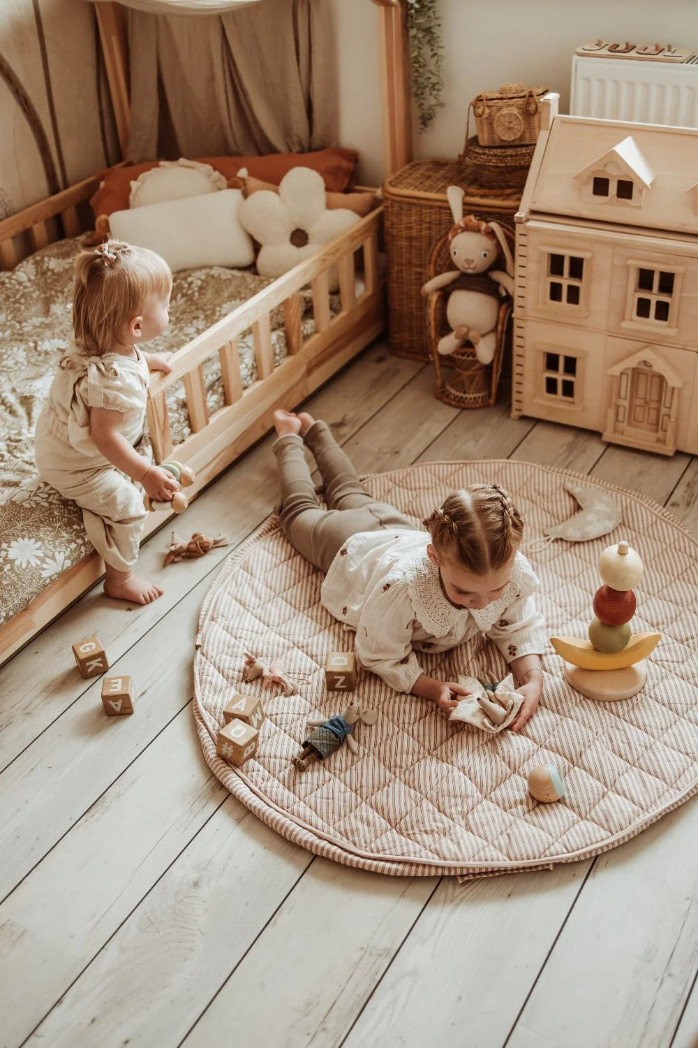 Play&Go | Speel- & Opbergkeed | Stripes Brown