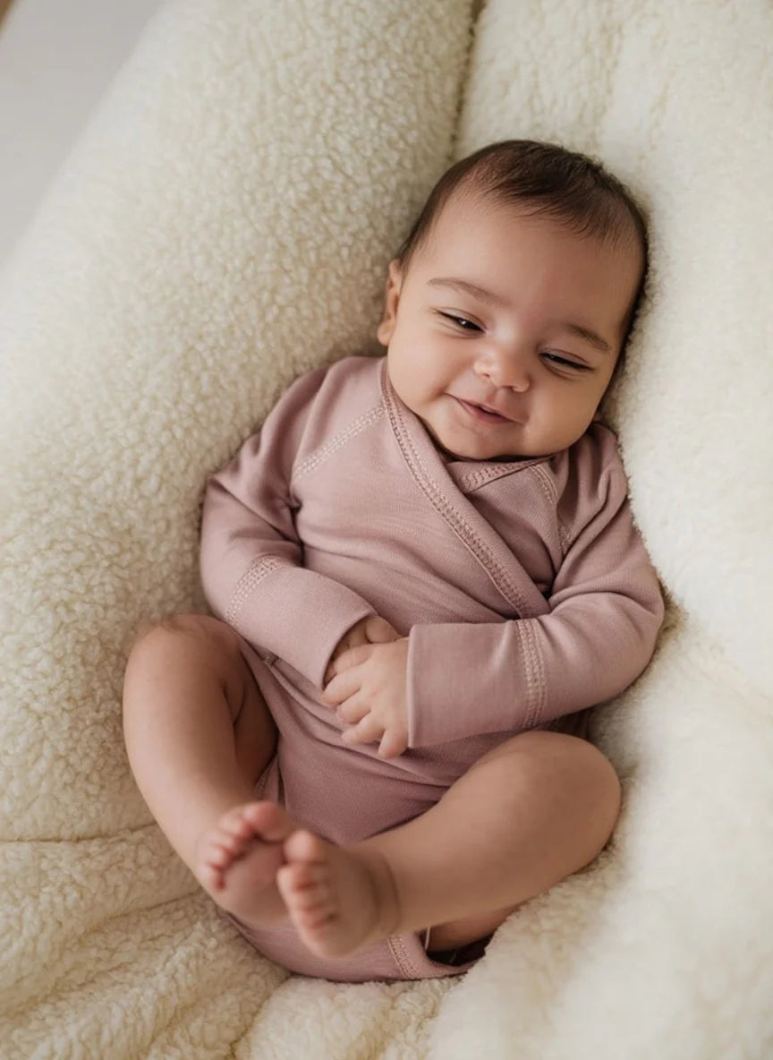 Wollen Overslagromper lange mouw | Merinowol | Misty Rose | Lille Barn