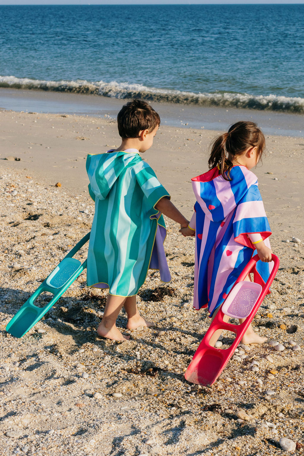 Poncho | Quut | Cherry