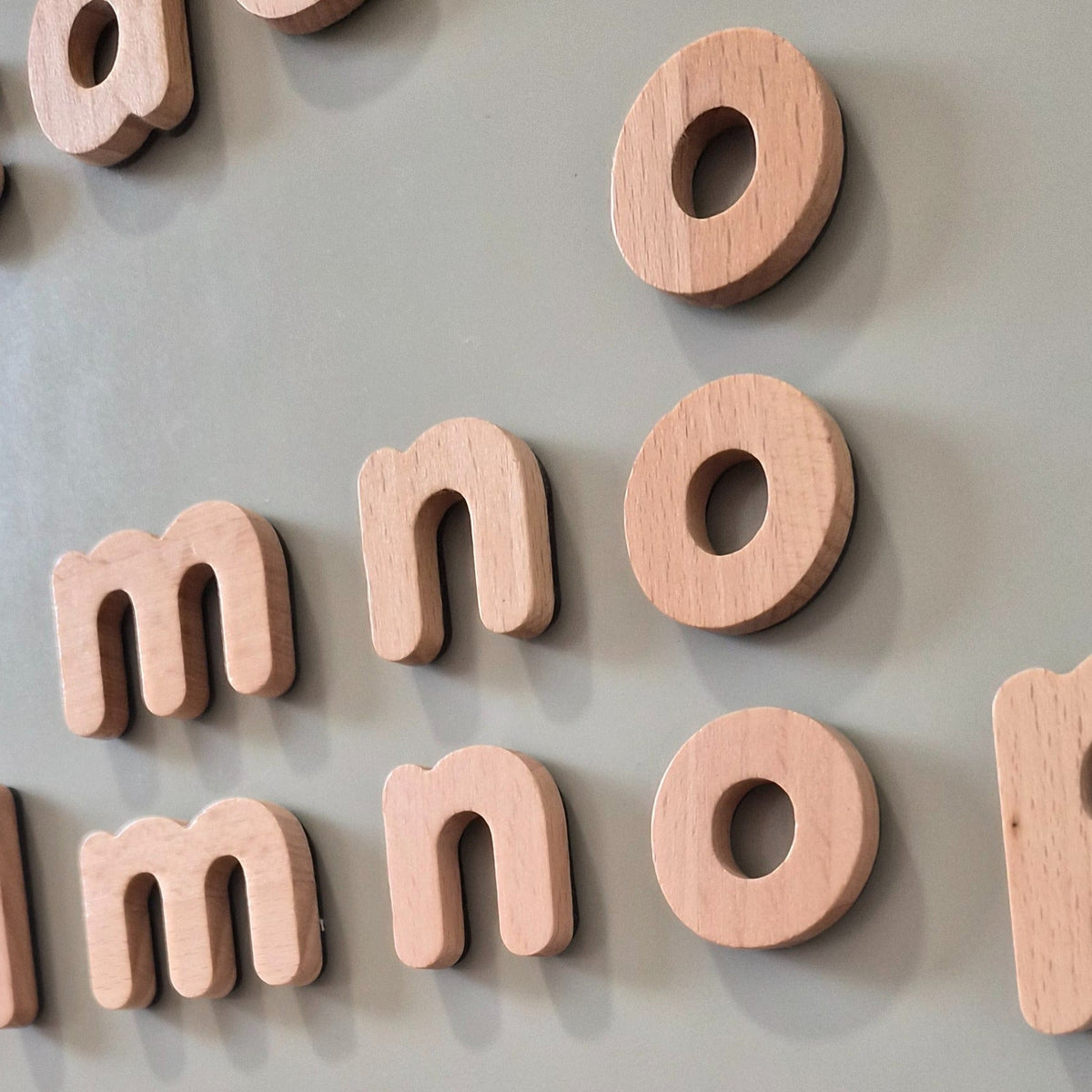 Magnetische houten alfabet