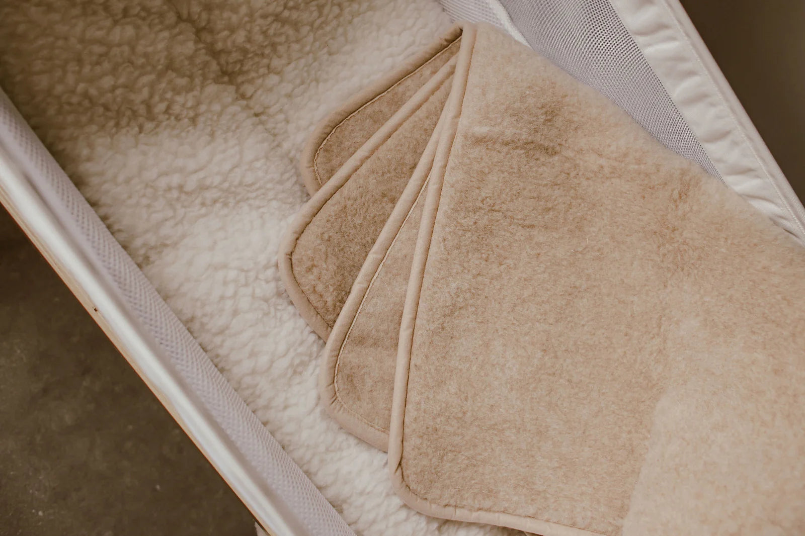 2 maten | Merinowollen deken beige | Luxe comfort voor de allerkleinsten | KiCO Label