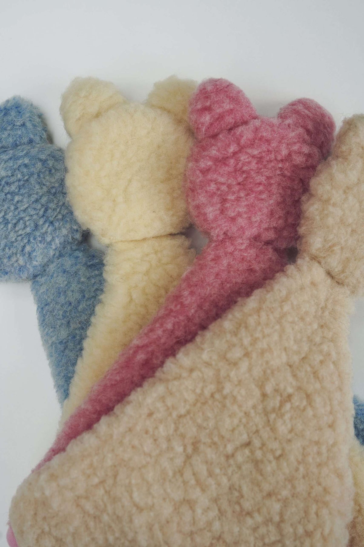 Wollen knuffelbeertjes van We Are Wovens