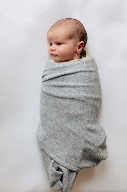 3 in 1 Wikkeldeken Stone | 90% Merinowol & 10% Cashmere | Moalie