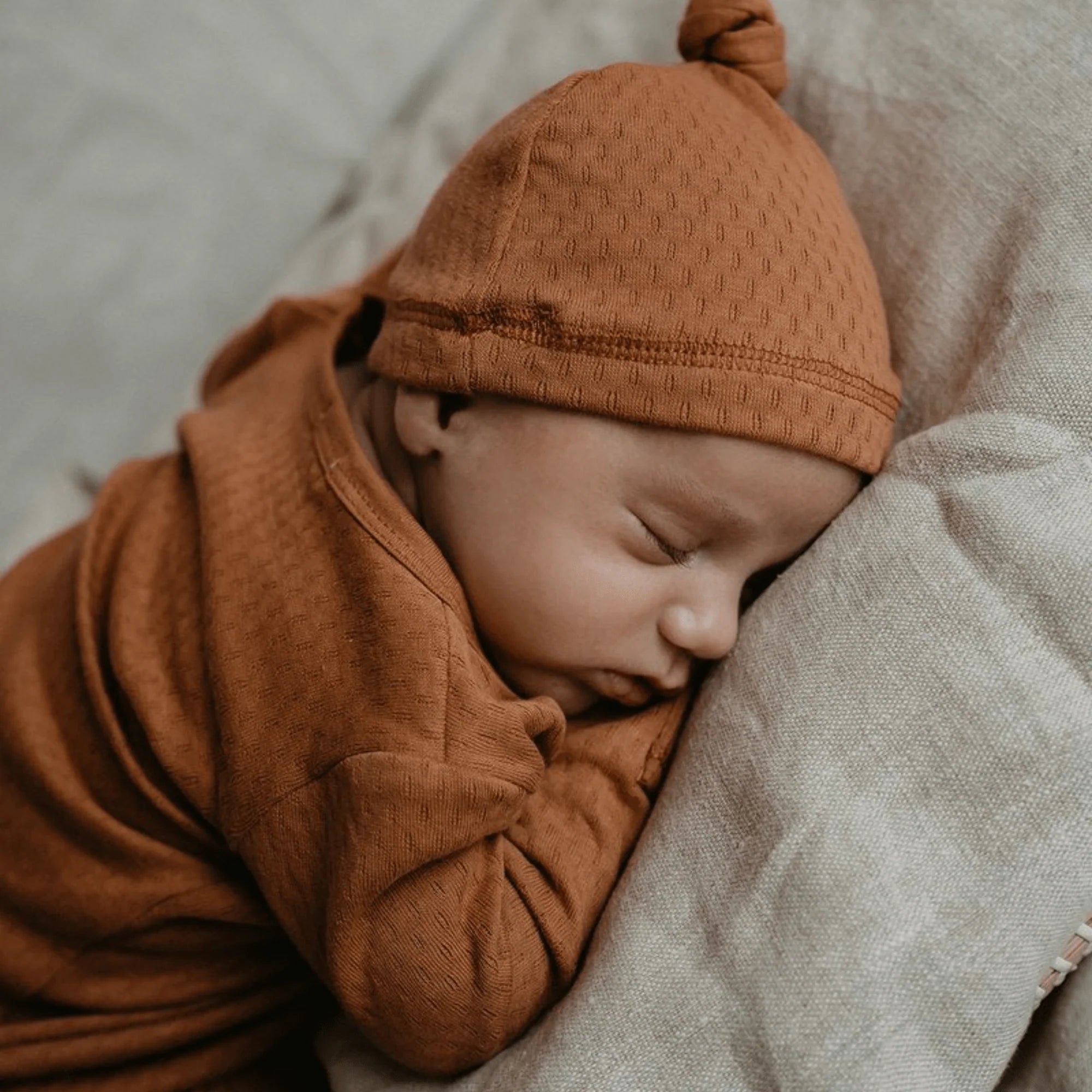 Babycocon met Mutsje | Toffee Brown | 100% Biologisch Katoen