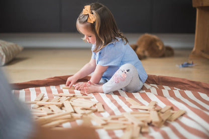 Play&Go | Speel- & Opbergkeed | Bruin gestreept