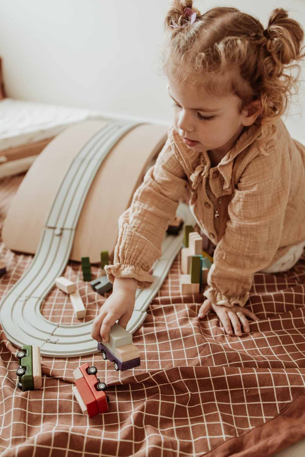 Play&Go | Speel- & Opbergkeed | Organic Cotton Bown met Rasterpatroon