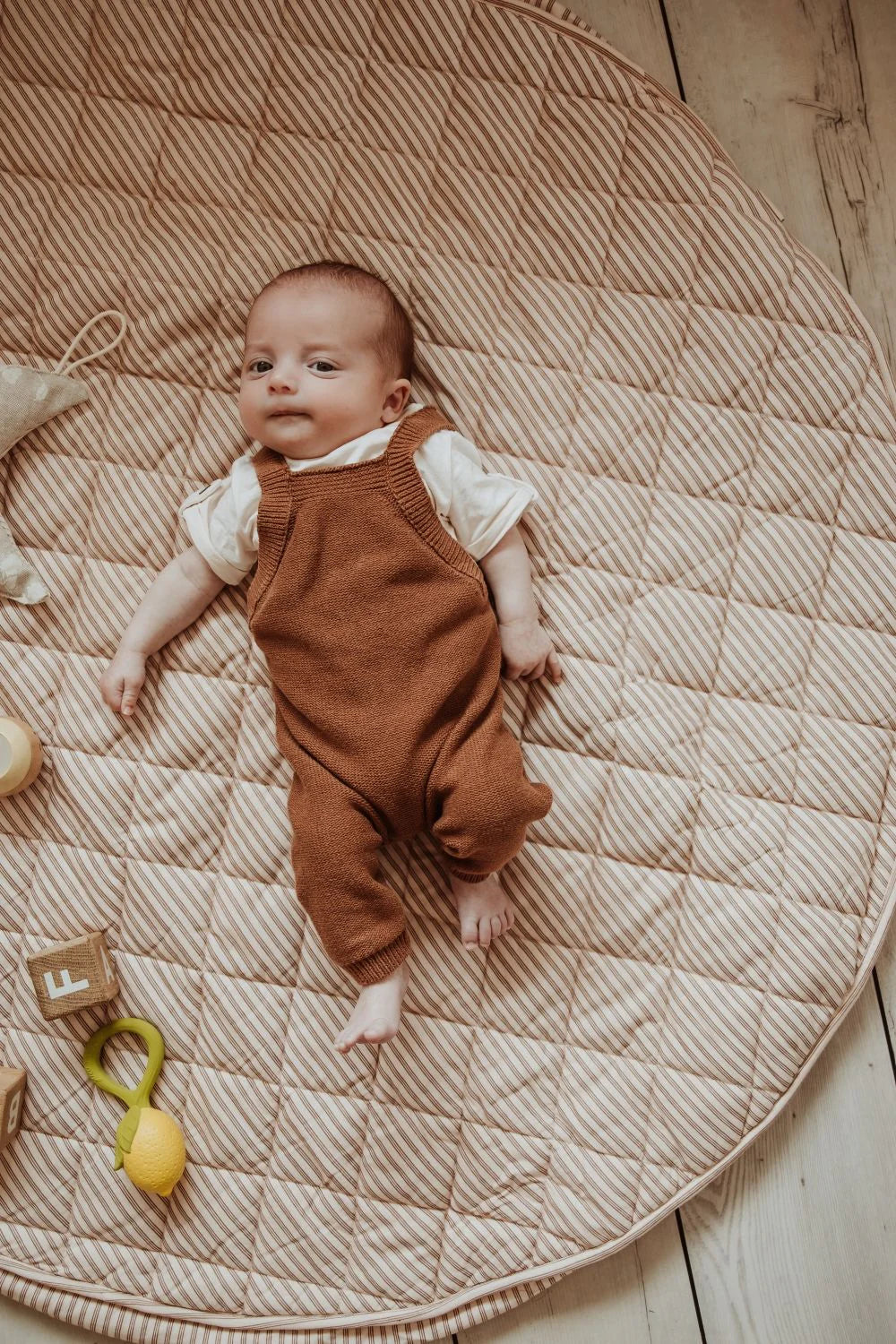 Play&Go | Speel- & Opbergkeed | Stripes Brown