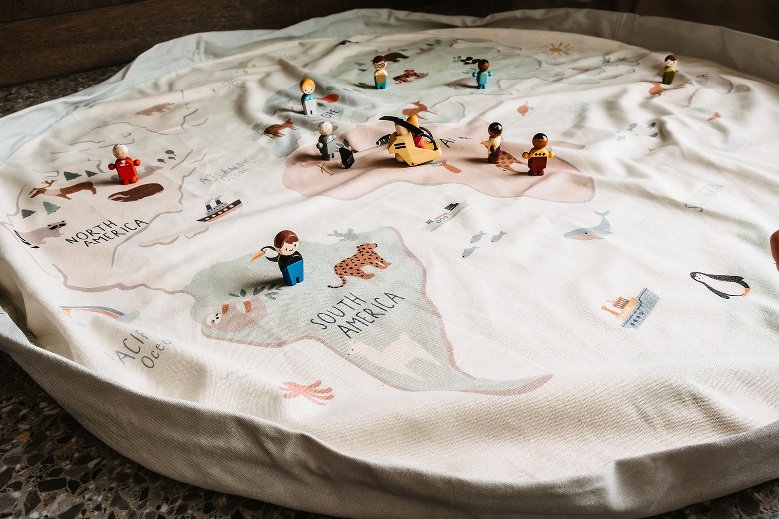 Play&Go | Speel- & Opbergkeed | Wereldkaart