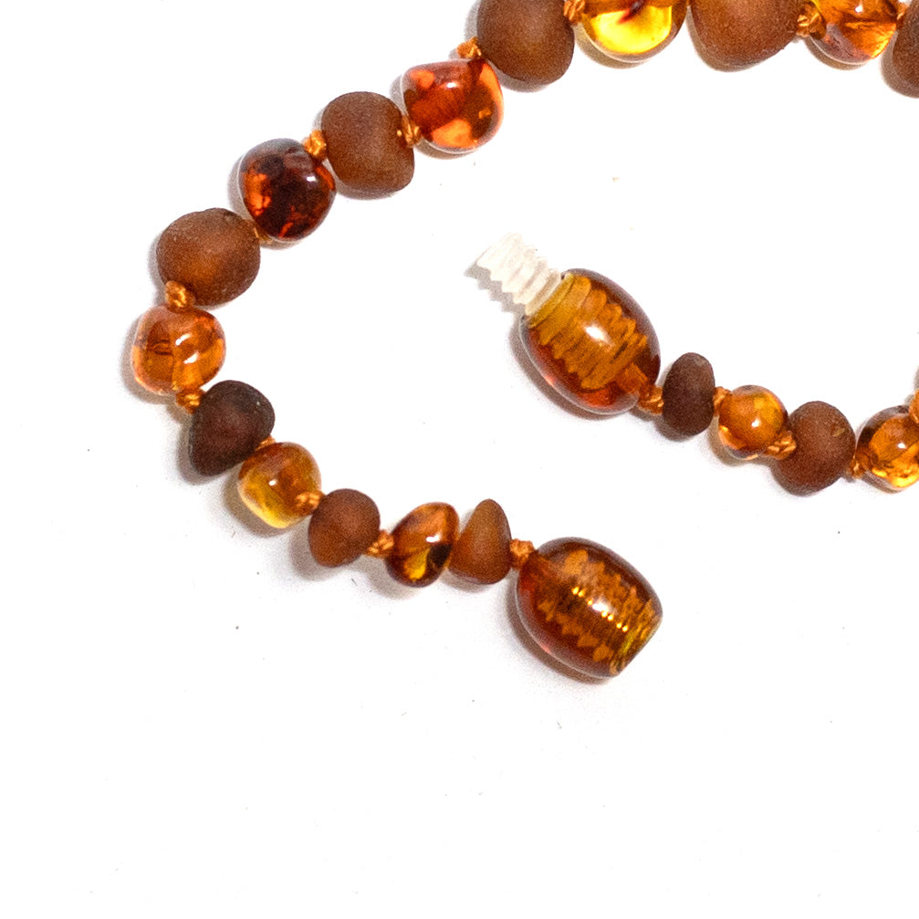 Baby/Kind | Barnsteen armbandje | Ronde kraaltjes | Gepolijst/ruw | 14cm | Cognac | Lille Barn
