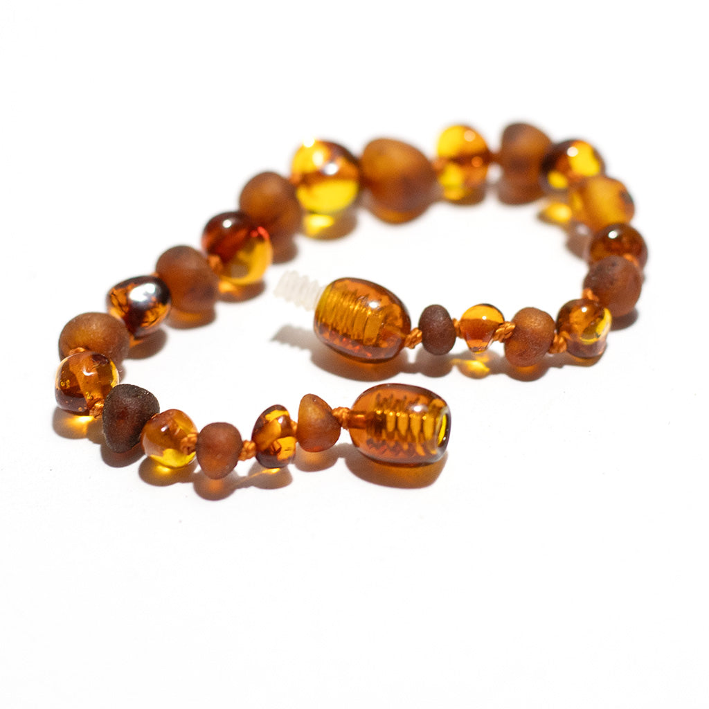 Baby/Kind | Barnsteen armbandje | Ronde kraaltjes | Gepolijst/ruw | 14cm | Cognac | Lille Barn