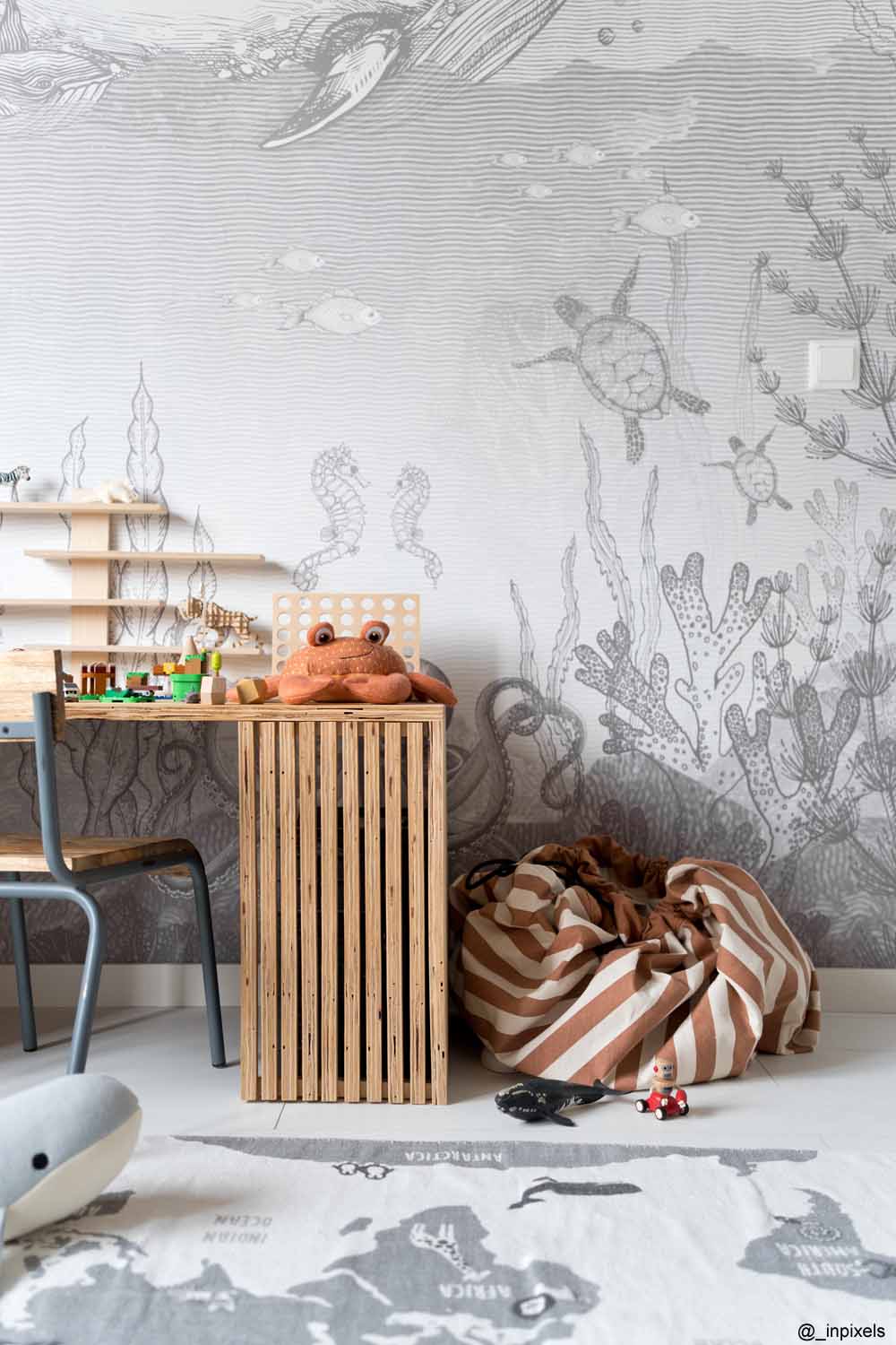 Play&Go | Speel- & Opbergkeed | Bruin gestreept