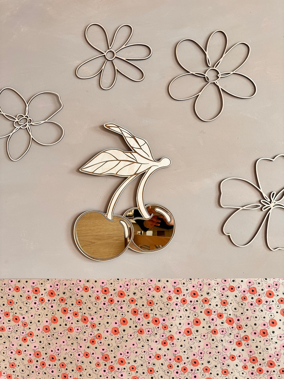 Kids Room Cherry Mirror – Child-Friendly Acrylic & Wood