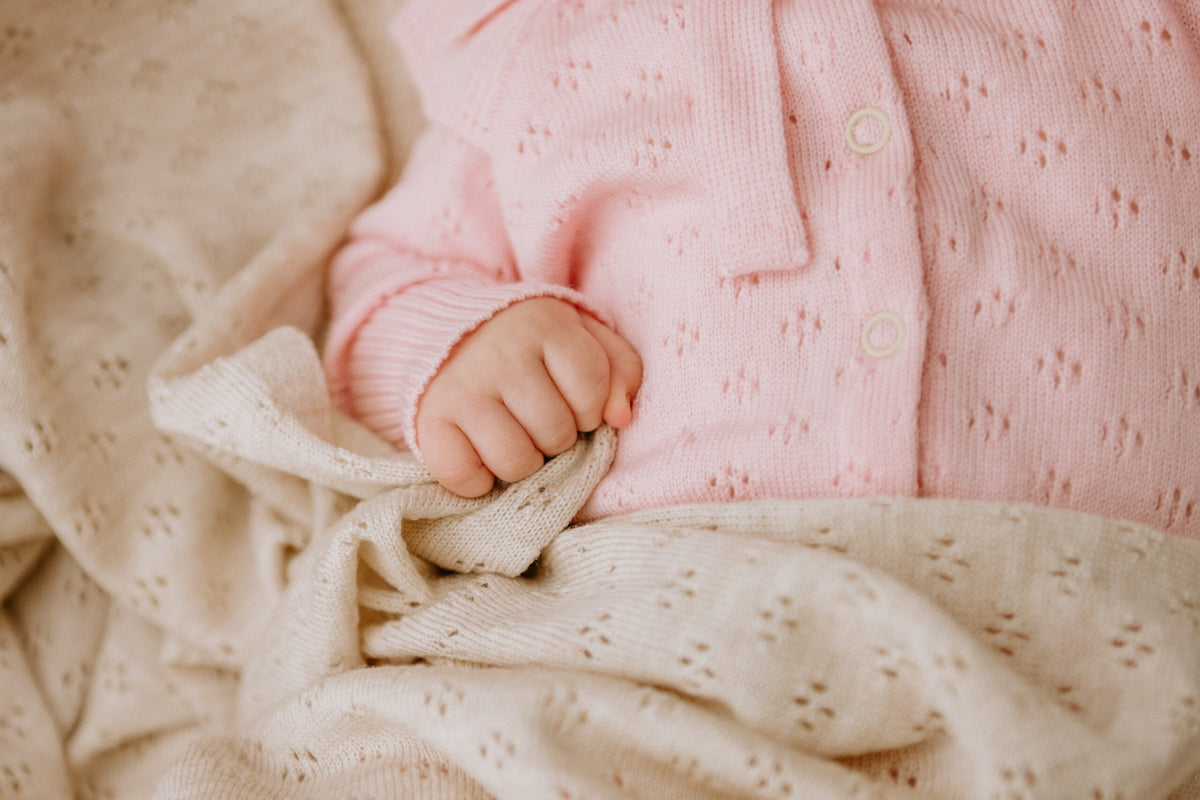 LOVE Gift Set For Baby - Blanket and Bonnet