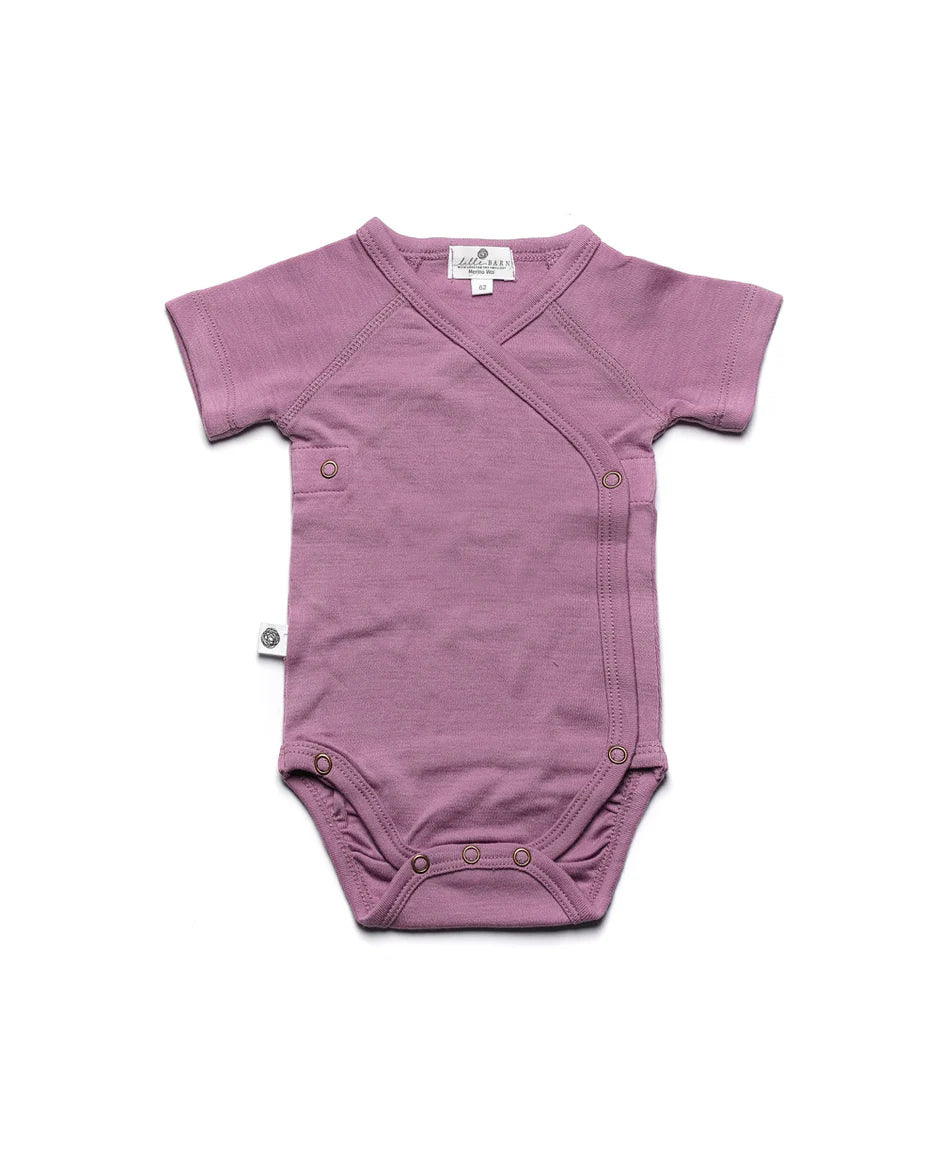 Wollen Overslagromper Korte mouw | Merinowol | Lavender Mist | Lille Barn