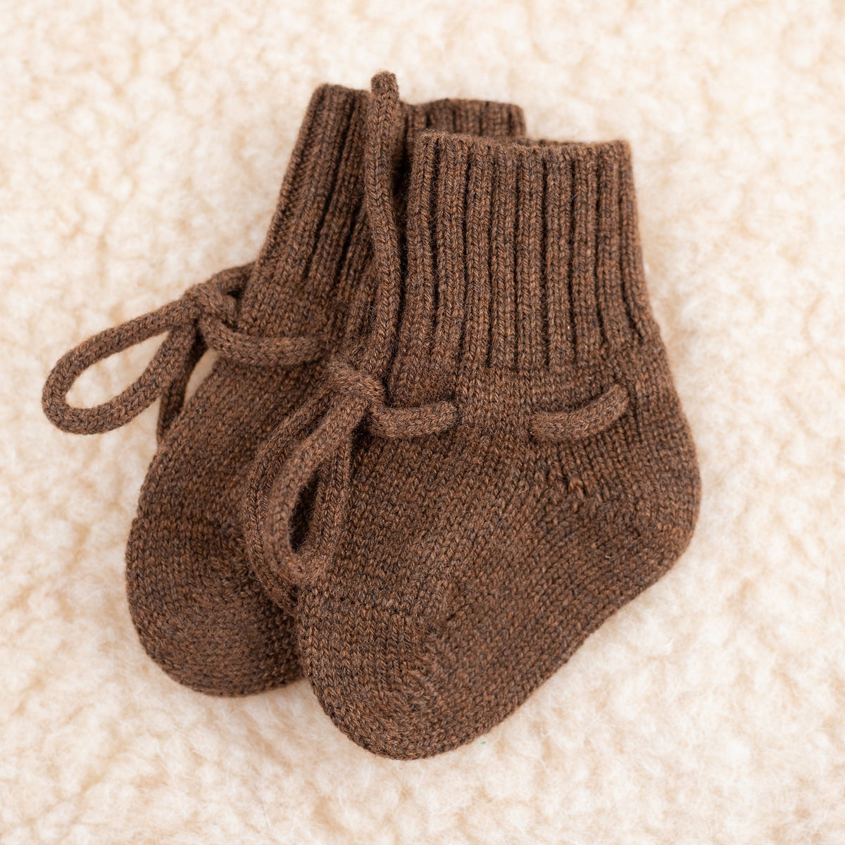 Brunette | Wollen newborn sokjes | 0–6 maanden | Merinowol | Lille Barn